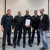 FW-EN: Besondere Ehrung für Stadtjugendfeuerwehrwart Tom Noquer - Bürgermeister Langhard gratuliert!