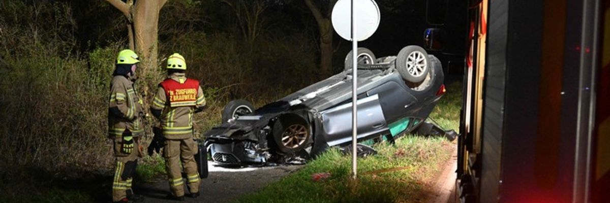 FW Pulheim: Brauweiler - Verkehrsunfall auf Landstraße