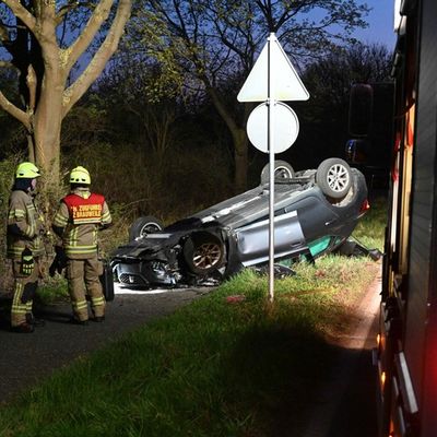 FW Pulheim: Brauweiler - Verkehrsunfall auf Landstraße