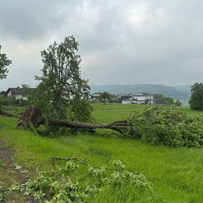 FW VG Westerburg: Unwetter wütet über Verbandsgemeinde Westerburg - Feuerwehren im Dauereinsatz