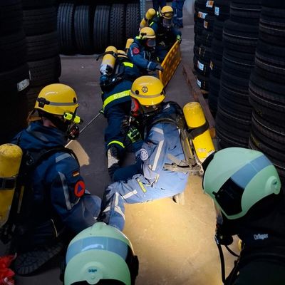 FW-AUR: Feuerwehren und THW gemeinsam bei Übung gefordert