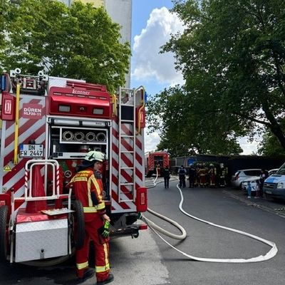 FW Düren: Feuer in Hochhaus