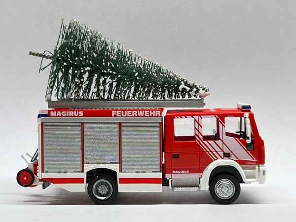FW Beverungen: Tannenbaumsammlung der Jugendfeuerwehren Beverungen und Herstelle