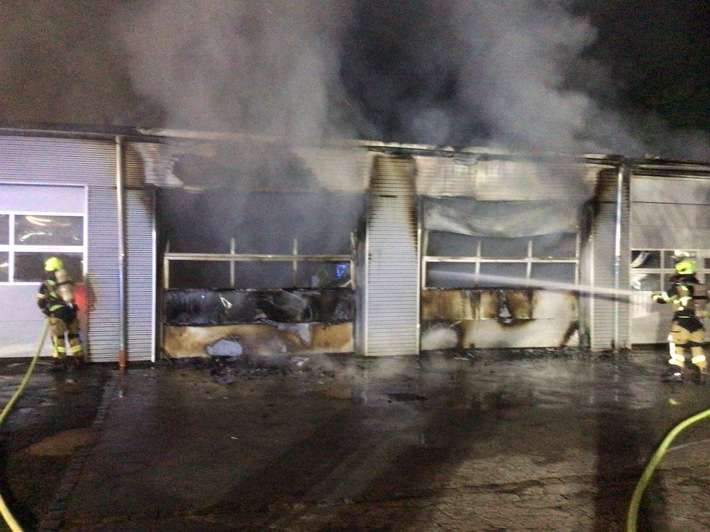 FW-GE: Einsatzreiche Schicht für die Feuerwehr Gelsenkirchen