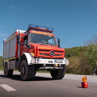 FW LK Neunkirchen: Brand auf Garagendach - Feuerwehr verhindert Schlimmeres
