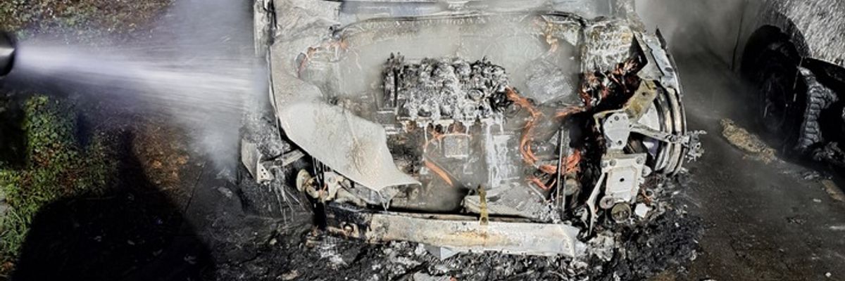 FW-MH: Fahrzeugbrand in Saarn