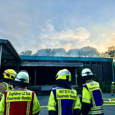 FW Menden: Mehrere zeitgleiche Einsätze für die Feuerwehr Menden