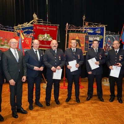 FW Paderborn: Zahlreiche Ehrungen bei der Jahreshauptversammlung der Gesamtwehr der Feuerwehr Paderborn