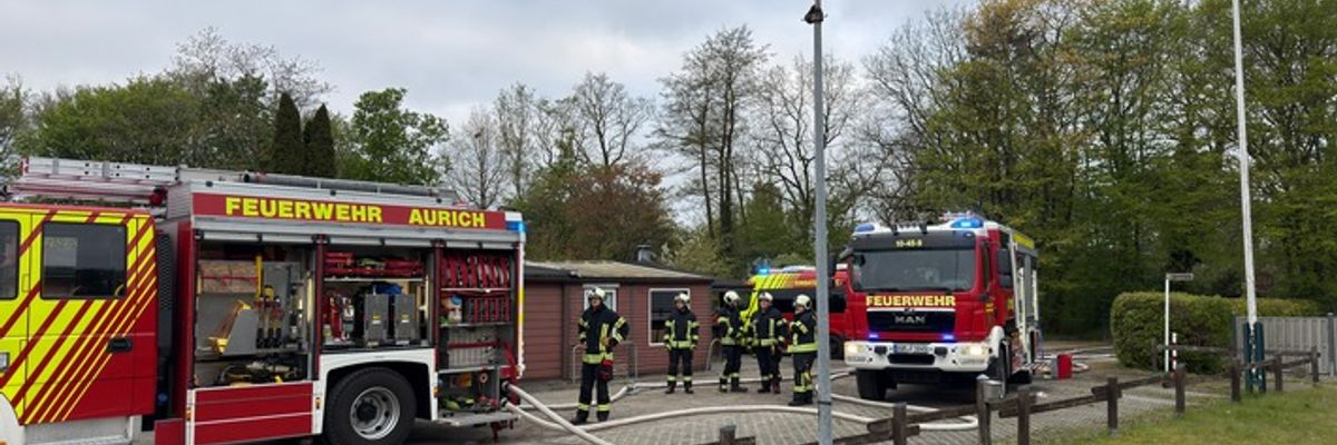 FW-AUR: Parzelle in Flammen
