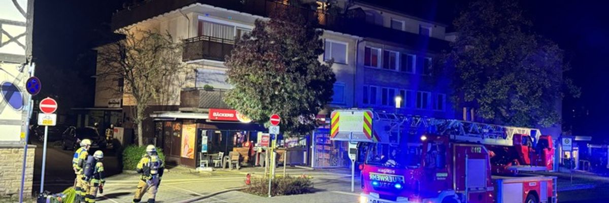 FW-EN: Feuerwehr verhindert Brandausbreitung in der Innenstadt - Keller verraucht - Bäckerei sollte brennen