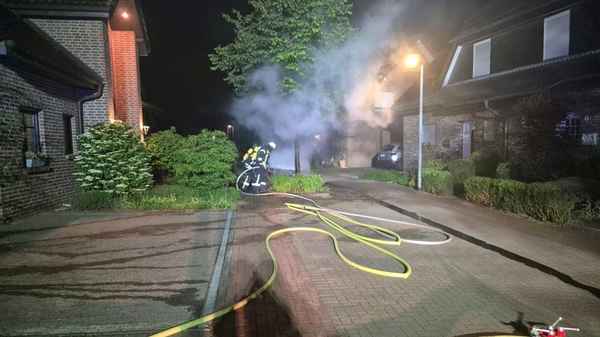 FW Sonsbeck: PKW-Brand in Labbeck