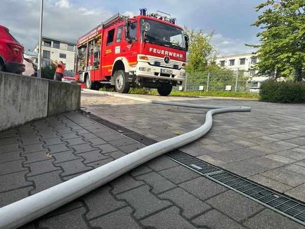 FW Weinheim: Heftiges Unwetter sorgt für mehrere Feuerwehreinsätze Tiefgaragen, Keller und Straßen betroffen