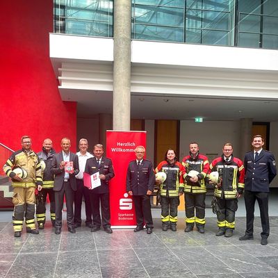 KFV Bodenseekreis: Sparkasse Bodensee als "Partner der Feuerwehr" ausgezeichnet