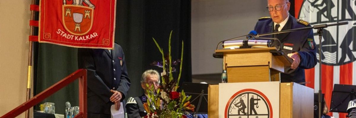 Feuerwehr Kalkar: Zweimal 100 Jahre Feuerwehrgeschichte - Stadtfeuerwehrfest in Kalkar mit hochrangigen Ehrengästen gefeiert