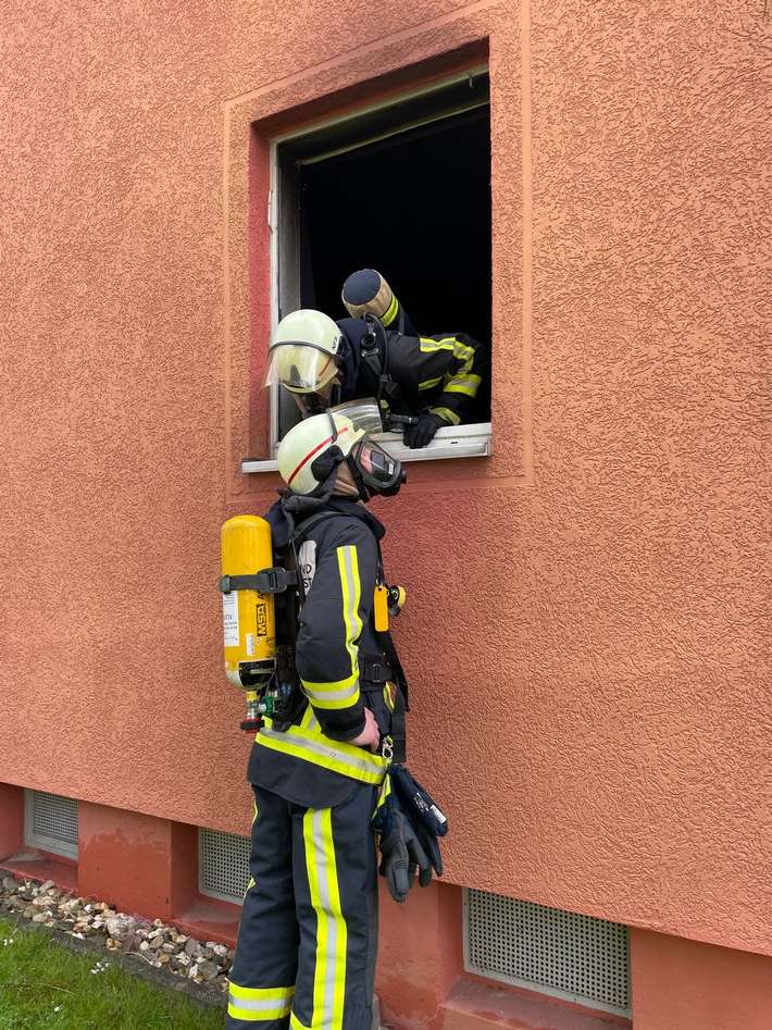 FW-BO: Zimmerbrand in Gerthe - Rauchmelder verhindert Ausbreitung