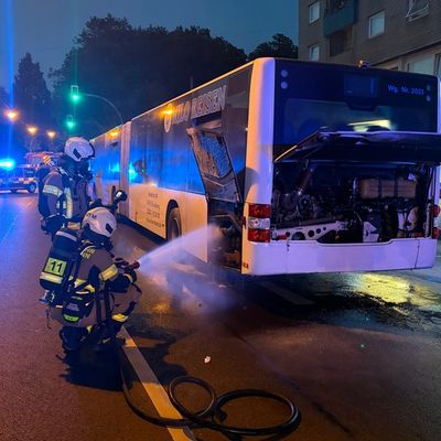 FW Mettmann: Bus brannte in Mettmann-Mitte