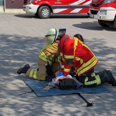 FW LK Esslingen: Erfolgreicher Abschluss der Feuerwehr-Grundausbildung im Landkreis Esslingen