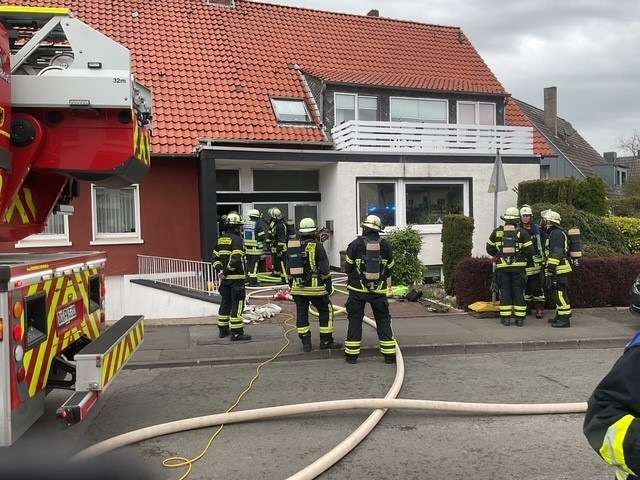 FW-DO: Wäschetrockner im Keller brennt - Eine Person mit Rauchgasvergiftung ins Krankenhaus