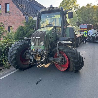 FW-EN: Verkehrsunfall und Brand im Gebäude - Feuerwehr Hattingen zweimal im Einsatz