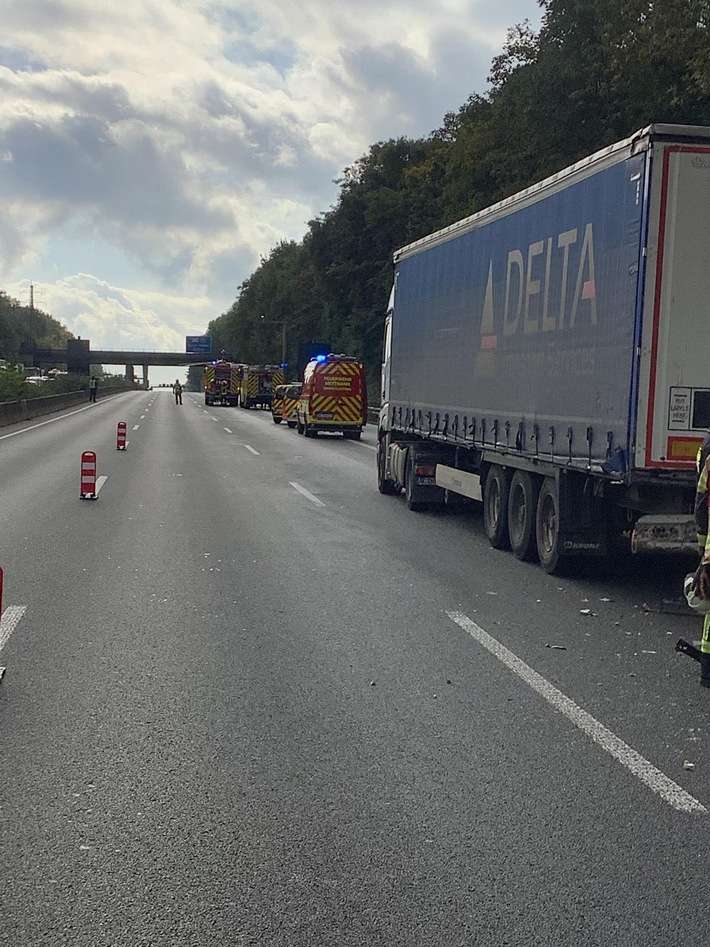 FW Mettmann: Schwerer Verkehrsunfall auf der Autobahn 3