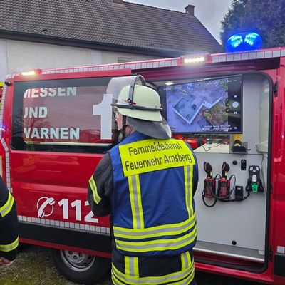 FW-AR: Intensive Jahresübung: Brand in altem Drogerie-Gebäude
