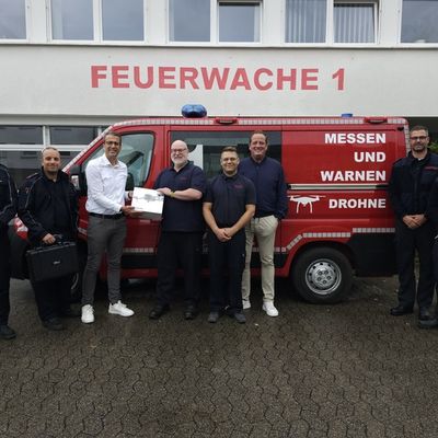 FW-AR: Technik für mehr Sicherheit / Feuerwehr Arnsberg erhält zusätzliche Drohne durch großzügige Spende