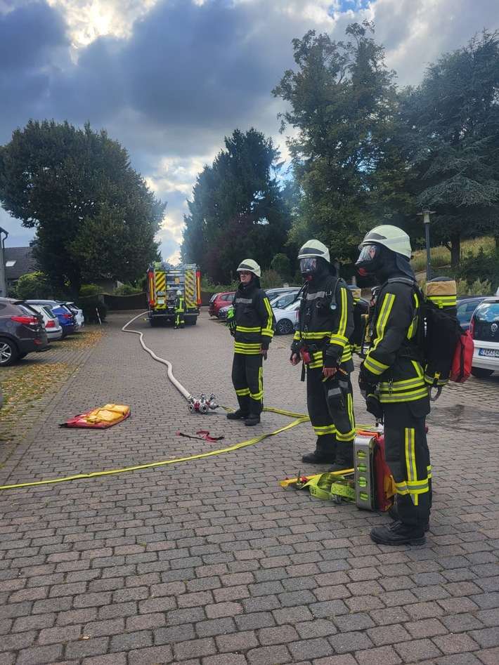 FW-EN: Gemeldeter Wohnungsbrand mit mehrfacher Menschenrettung