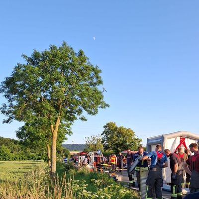 FW Minden: Großeinsatz für die Feuerwehr Minden - Austretender Gefahrstoff aus einem Tankwaggon