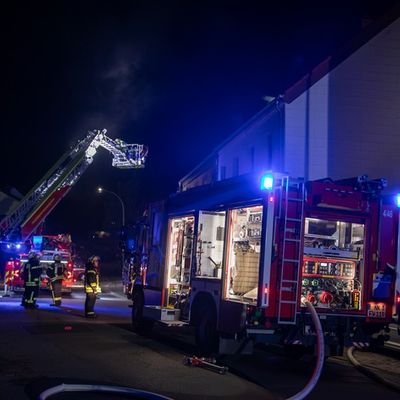 FW LK Neunkirchen: Feuerwehr rettet Meerschweinchen aus brennendem Haus