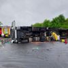 FW Lehrte: Verkehrsununfall Autobahn A2: LKW Unfall blockiert alle 3 Fahrspuren