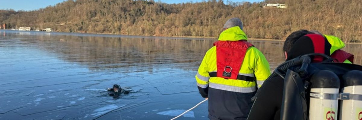 FW-E: Wasserrettungseinsatz am Baldeneysee - Eisschicht erschwert Erkundung