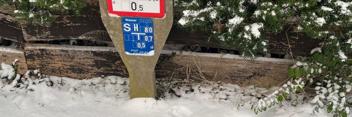 FW Celle: Hydranten vom Schnee befreien