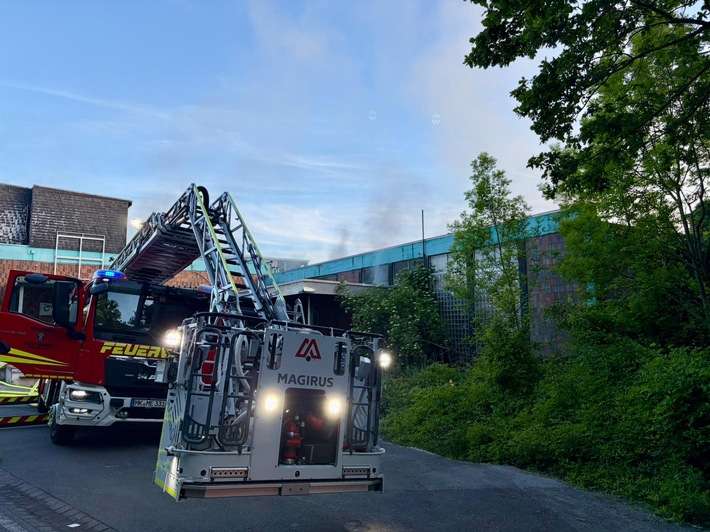 FW Menden: Mehrere zeitgleiche Einsätze für die Feuerwehr Menden