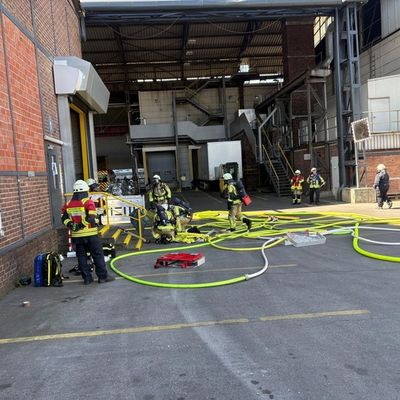 FW-PL: Starke Partnerschaft für Sicherheit: Anüben 2026 der Feuerwehr Plettenberg auf dem Novelis-Gelände