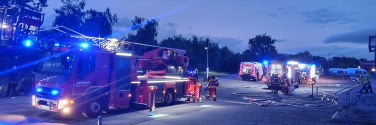 FW Düren: Brand in leerstehendem Gebäude