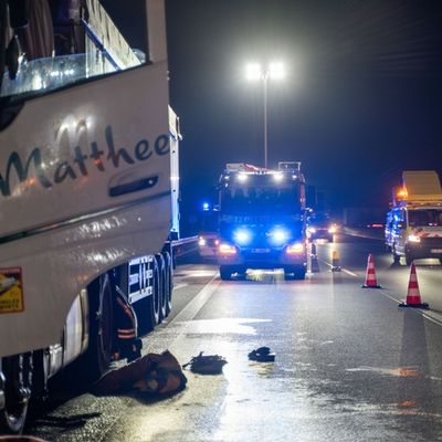 FW-NE: Zur richtigen Zeit am richtigen Ort: Feuerwehr Neuss löscht Lkw-Brand auf der A2 bei Hamm (Westfalen) | Spontane überörtliche Hilfe