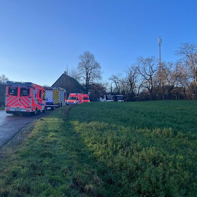 FW-EN: Wetter - zwei kleinere Hilfeleistungseinsätze sowie ein Verkehrsunfall mit Linienbus