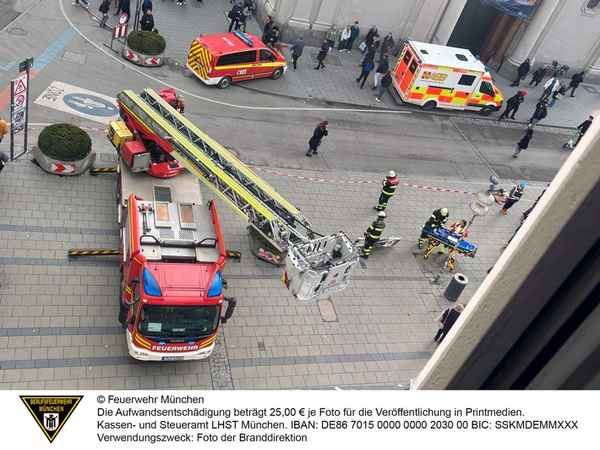 FW-M: Große Technik vor dem Spielzeugmuseum (Altstadt)