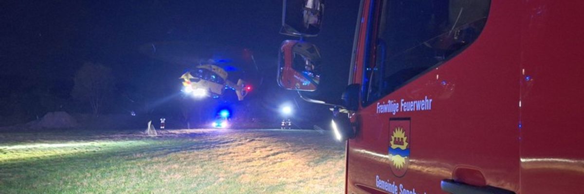FW Sonsbeck: Verpuffung auf Campingplatz in Labbeck - Ausleuchten einer Landefläche für zwei Rettungshubschrauber