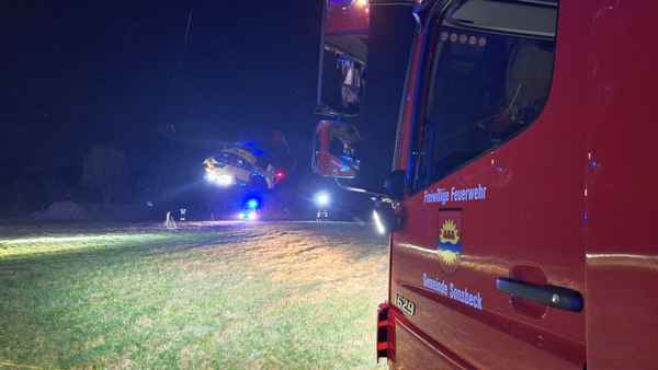 FW Sonsbeck: Verpuffung auf Campingplatz in Labbeck - Ausleuchten einer Landefläche für zwei Rettungshubschrauber