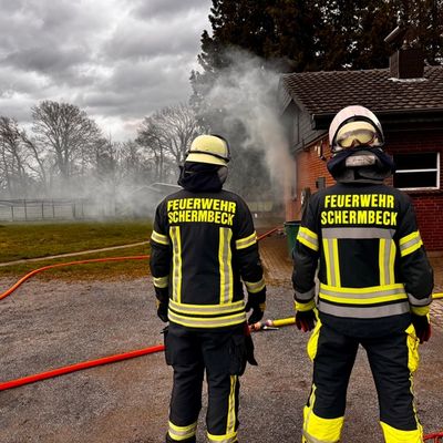 FW-Schermbeck: Zimmerbrand am Ostersonntag