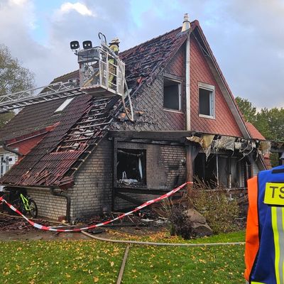 FW-ROW: Wohnhaus in Byhusen in Vollbrand - niemand verletzt
