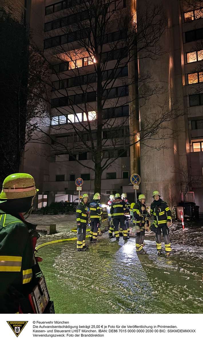 FW-M: Ein Toter nach Brand in Hochhaus (Olympisches Dorf)