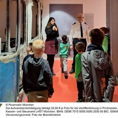 FW-M: Münchner Feuerwehrausstellung bietet erstmals Führung in Gebärdensprache an (Altstadt)