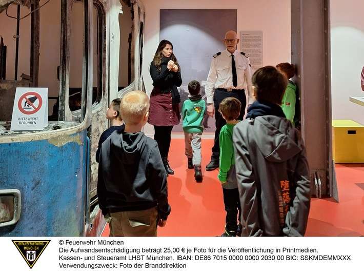 FW-M: Münchner Feuerwehrausstellung bietet erstmals Führung in Gebärdensprache an (Altstadt)