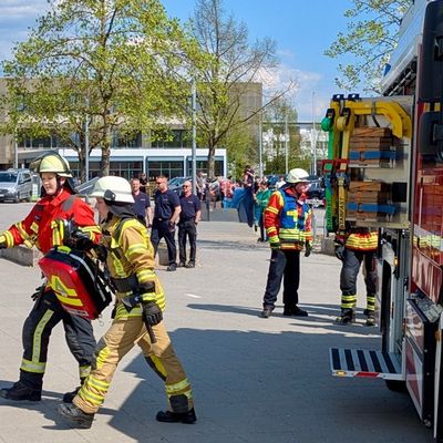 FW LK Esslingen: Erfolgreicher Abschluss der Feuerwehr-Grundausbildung im Landkreis Esslingen