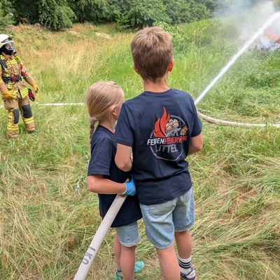 FW-OLL: Aktion "Ferienfeuerwehr" in Littel ein voller Erfolg: 21 Kinder erleben spannende 24-StundenSchicht