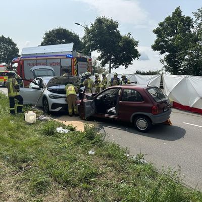 FW Weinheim: Frontalzusammenstoß auf der Zeppelinbrücke