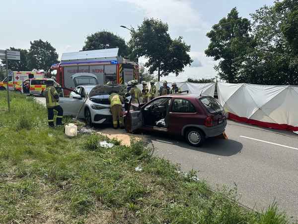 FW Weinheim: Frontalzusammenstoß auf der Zeppelinbrücke