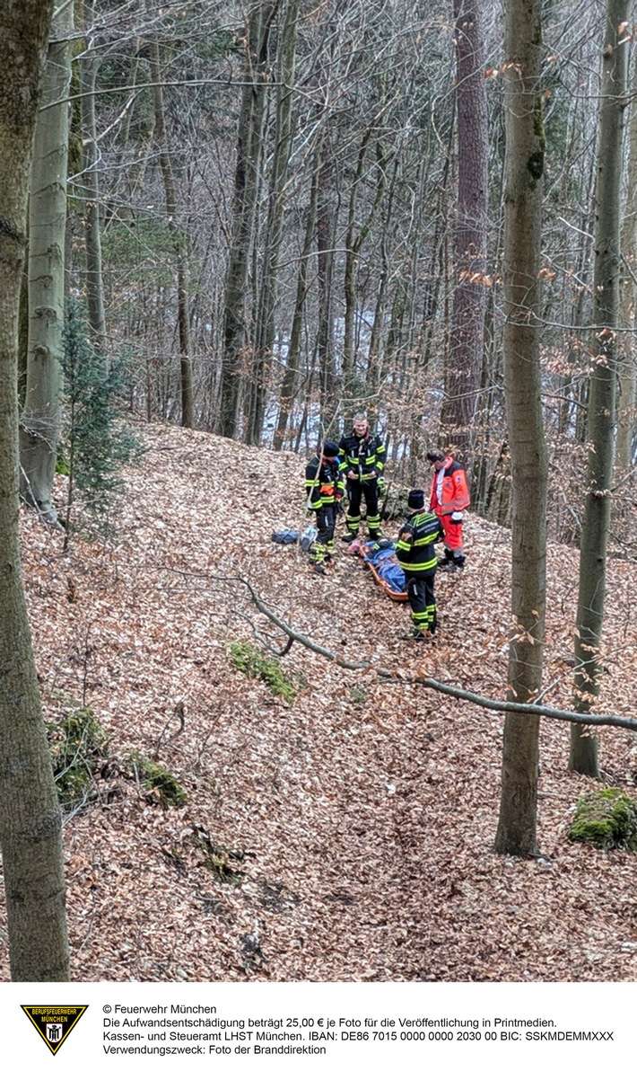 FW-M: Aufwendige Rettung nach Sturz im Wald (Harlaching)